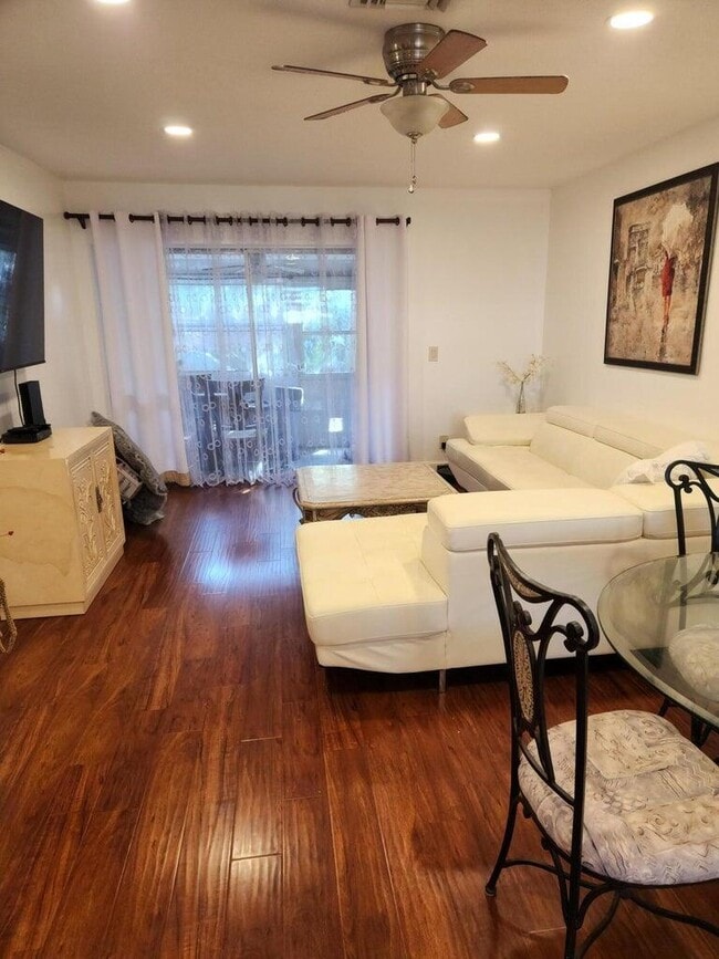 2790 Ashley Dr E in West Palm Beach, FL - Building Photo - Building Photo