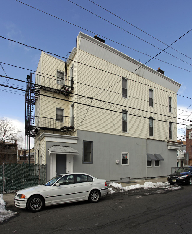 39 Hancock Ave in Jersey City, NJ - Building Photo - Building Photo