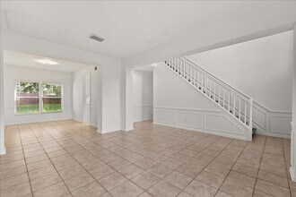 349 Hanging Moss Cir in Lake Mary, FL - Building Photo - Building Photo