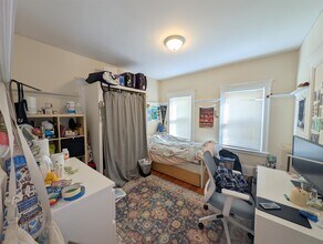 300 Boston Ave, Unit 2 in Medford, MA - Building Photo - Building Photo