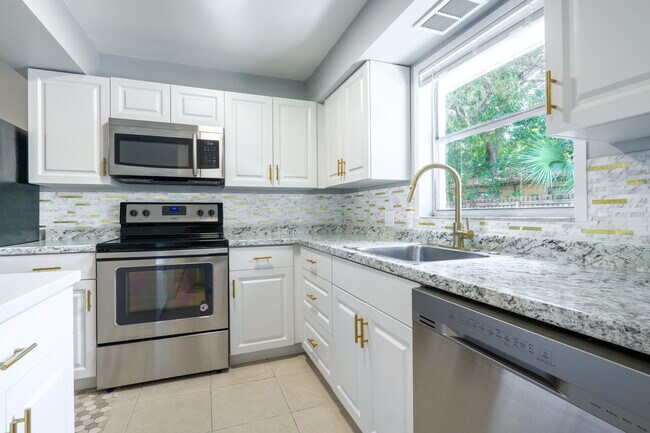 3860 7th Ave N in St. Petersburg, FL - Building Photo - Building Photo