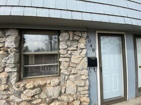 6048 Northwest Expy in Warr Acres, OK - Building Photo