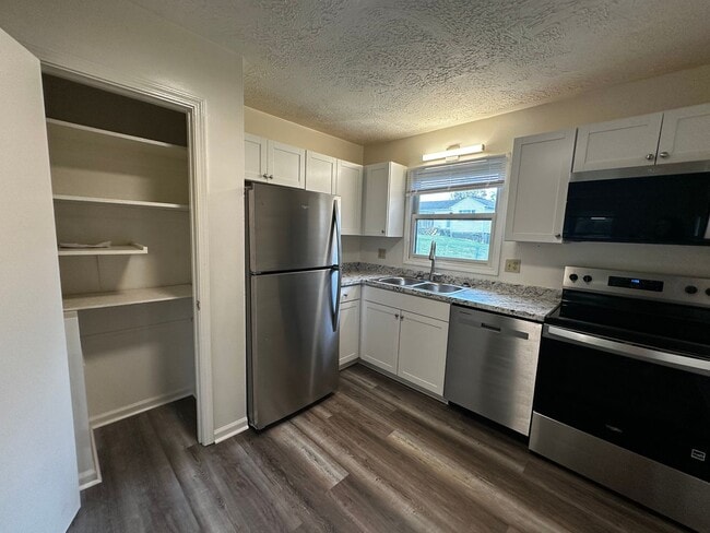 1495 Sandy Cir in Blacksburg, VA - Building Photo - Building Photo