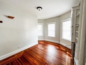 20 Winslow Rd, Unit 1 in Brookline, MA - Foto de edificio - Building Photo