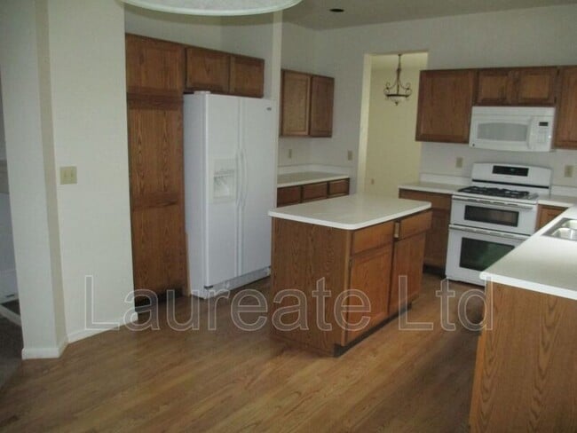 2449 S Ellis Ct in Lakewood, CO - Building Photo - Building Photo