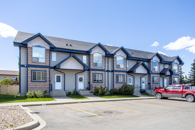 Ironwood Estates in Red Deer, AB - Building Photo - Building Photo