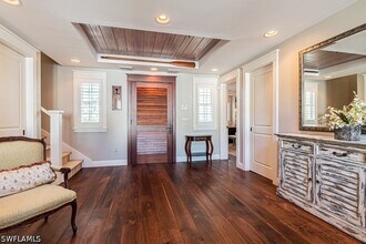 287 11th Ave S in Naples, FL - Building Photo - Building Photo