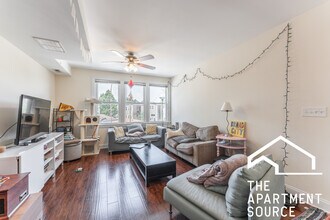 3047 N Kimball Ave, Unit 3 in Chicago, IL - Building Photo - Building Photo