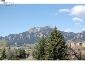 645 Manhattan Pl, Unit 102 in Boulder, CO - Foto de edificio - Building Photo