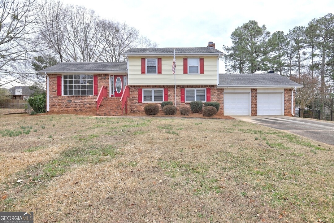 619 Kings Ridge Dr in Monroe, GA - Building Photo