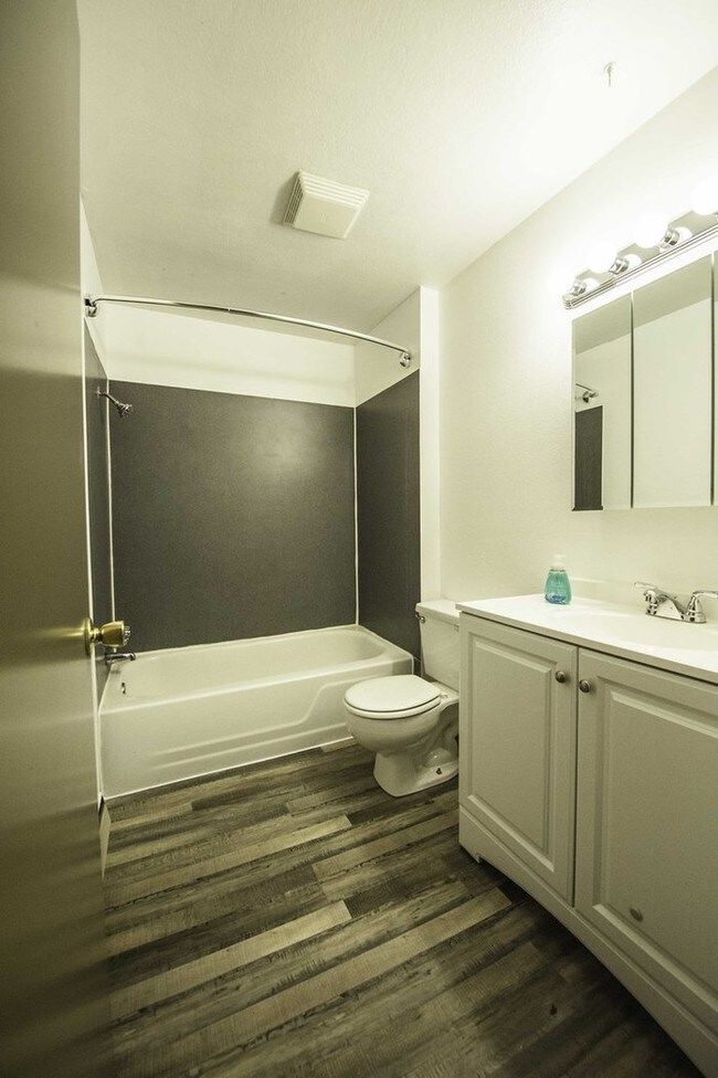 1711 S 37th St-Unit -2 in Tacoma, WA - Building Photo - Building Photo