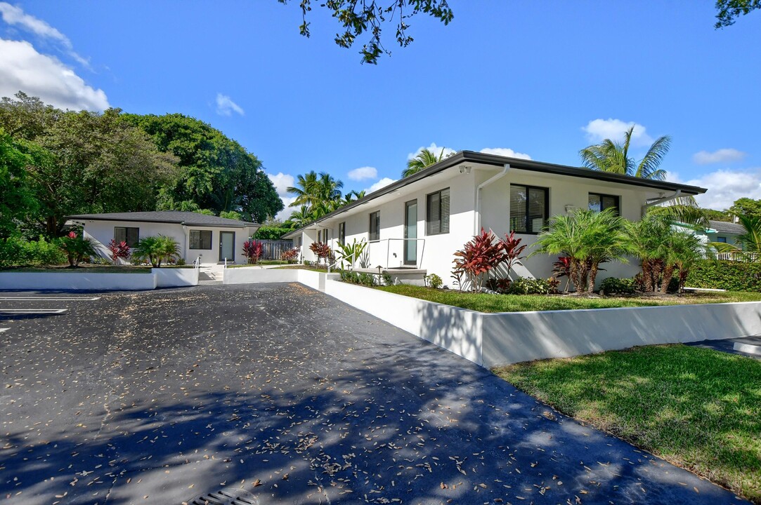 2503 Oceanview Ave in Delray Beach, FL - Foto de edificio