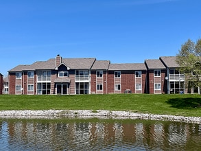 Keeneland Crest Apartments in Indianapolis, IN - Foto de edificio - Building Photo