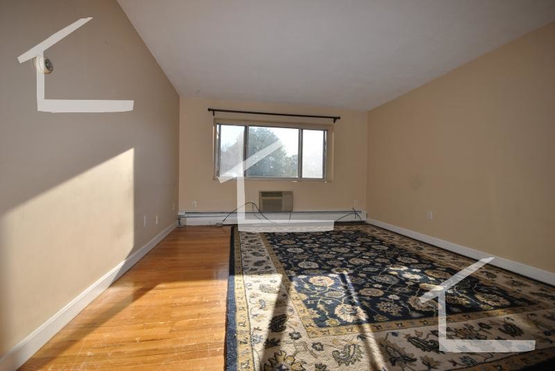 276 Corey Rd, Unit 31 in Boston, MA - Building Photo