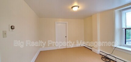 128 New St in Spring City, PA - Building Photo - Building Photo