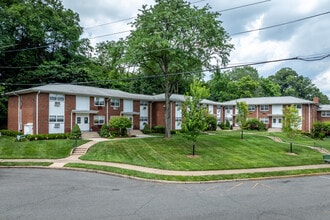 Valley View Apartments in Paterson, NJ - Foto de edificio - Building Photo