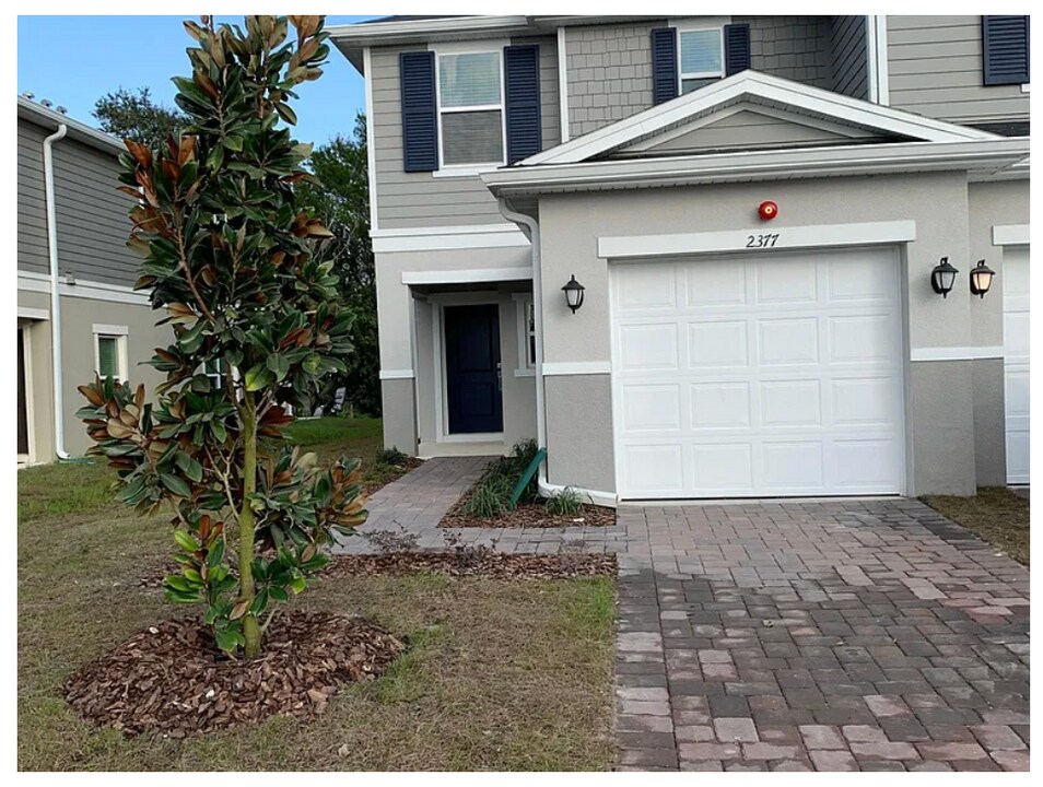 2377 Carrabelle Way in Sanford, FL - Building Photo