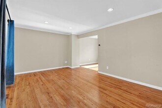 1560 E Lincoln St in Birmingham, MI - Building Photo - Building Photo