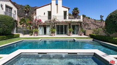 1693 Marmont Ave in Los Angeles, CA - Building Photo - Building Photo