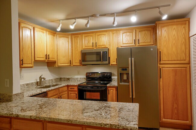 3120 Corona Trl, Unit 102 in Boulder, CO - Foto de edificio - Building Photo