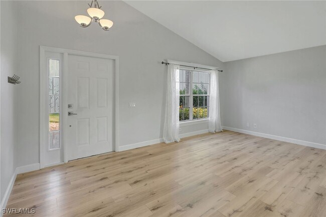 12843 Fox Hollow Cir in Ft. Myers, FL - Building Photo - Building Photo