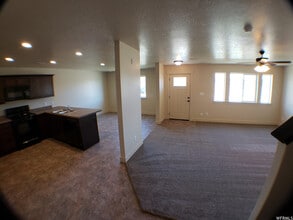 187 N 1275 W in Springville, UT - Foto de edificio - Building Photo