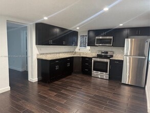 5740 Buchanan St in Hollywood, FL - Building Photo - Building Photo