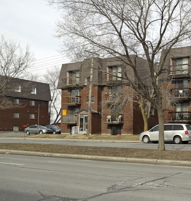 3745 Dagenais O in Laval, QC - Building Photo - Building Photo