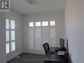 434 Athabasca Cmn in Oakville, ON - Building Photo - Building Photo