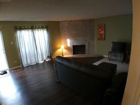 3345 S Monaco Pky, Unit B in Denver, CO - Building Photo