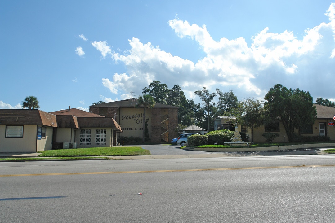 Fountainview Apartments in Orange City, FL - Building Photo