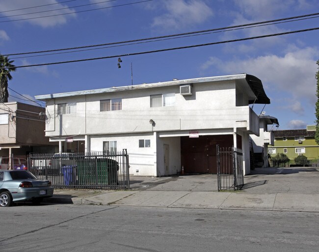 14684 Hubbard St in Sylmar, CA - Building Photo - Building Photo
