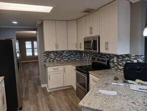 7510 Legend Rock in San Antonio, TX - Building Photo - Building Photo