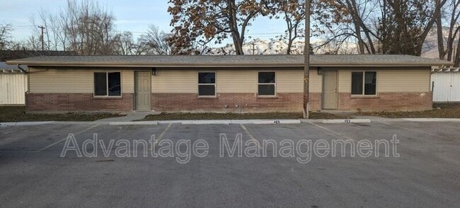 property at 469 E Elm St