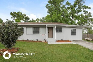 221 Edwards Ave, Unit F14 in Orange City, FL - Building Photo