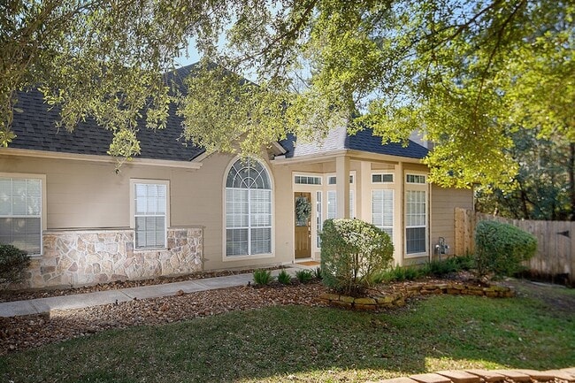 182 N Valley Oaks Cir in Spring, TX - Building Photo - Building Photo