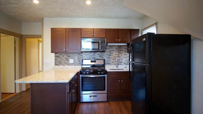148 Indiana Ave, Unit 3
