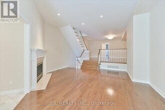 3036 Bayview Ave in Toronto, ON - Building Photo - Building Photo