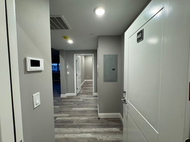 8 Avon St in Revere, MA - Foto de edificio - Building Photo