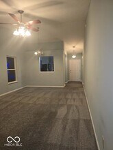 8209 Twin River Dr in Indianapolis, IN - Building Photo - Building Photo