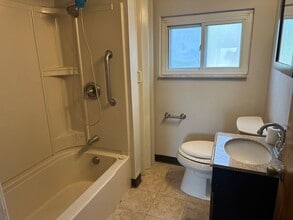 647 Dunster St in Pittsburgh, PA - Building Photo - Building Photo