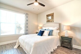 Silver Oaks in Gonzales, LA - Foto de edificio - Building Photo