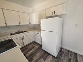 1633 Palm St in Henderson, NV - Building Photo - Building Photo