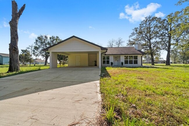 456 Deep Woods Ln in Livingston, TX - Building Photo - Building Photo