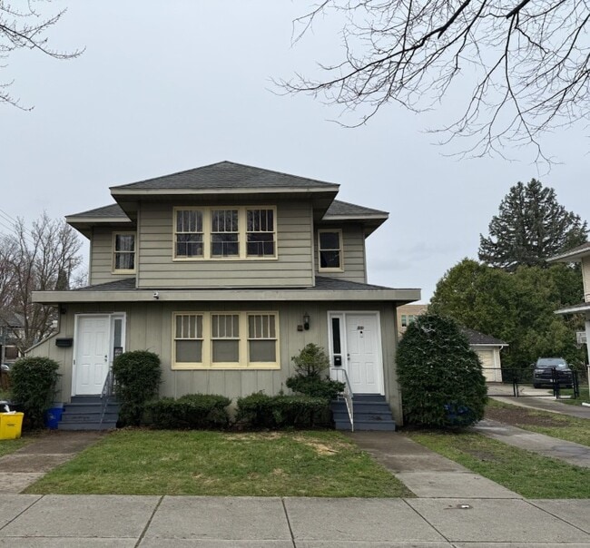 35 Grand Blvd
