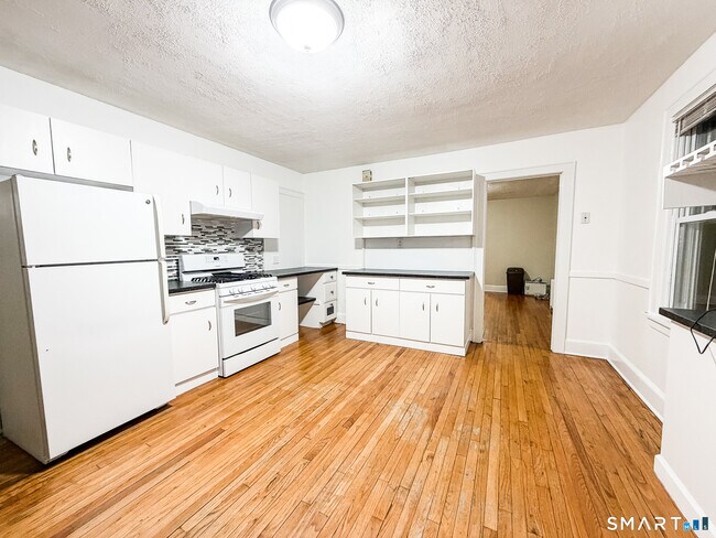 23 Wiklund Ave in Stratford, CT - Building Photo - Building Photo