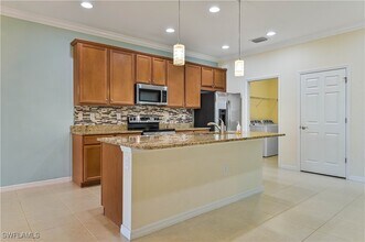 3586 Bridgewell Ct in Ft. Myers, FL - Foto de edificio - Building Photo