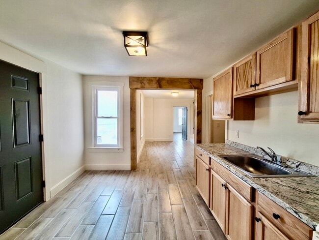 258 S Spruce St, Unit 201 in Elizabethtown, PA - Foto de edificio - Building Photo