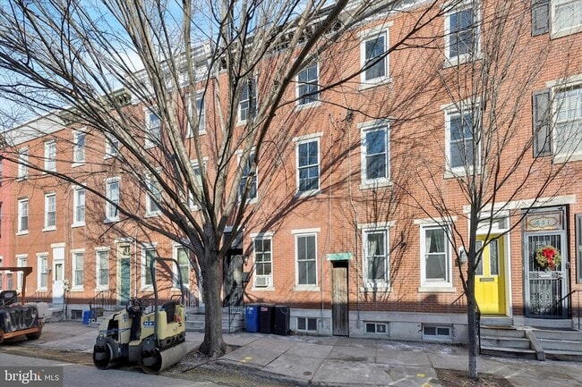 341 Dickinson St in Philadelphia, PA - Foto de edificio - Building Photo