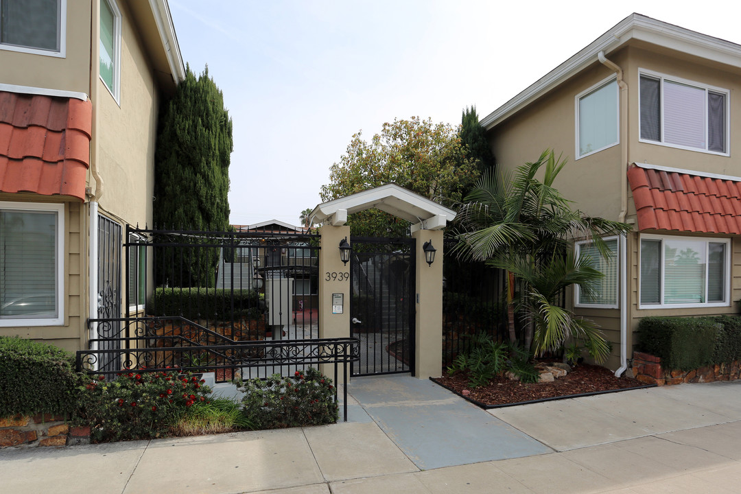 North Park Terrace in San Diego, CA - Building Photo